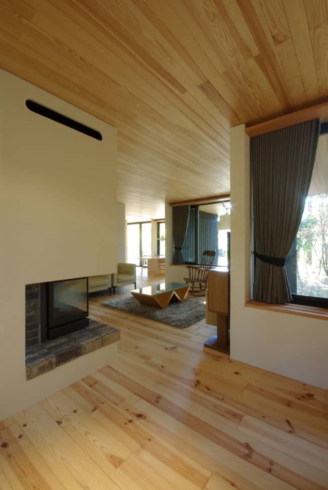 spacious japanese rancher nestles natural environment 5 living