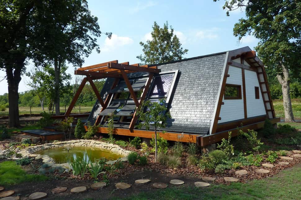 sustainable home emphasizes energy conservation passive systems smart design 3